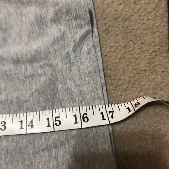 Bundle of 3 tops adidas & jumping bean & Nike extra small 3 to 4 years gray - Picture 10 of 14